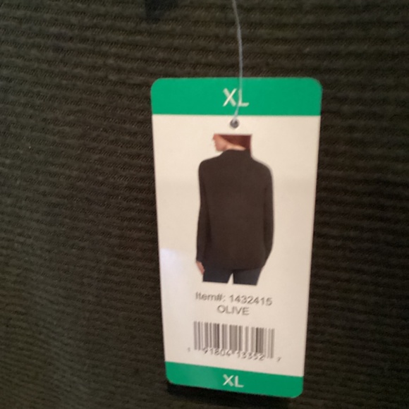 Marty m oversized‎ olive thermal. NWT. Retail 39 - Picture 3 of 4